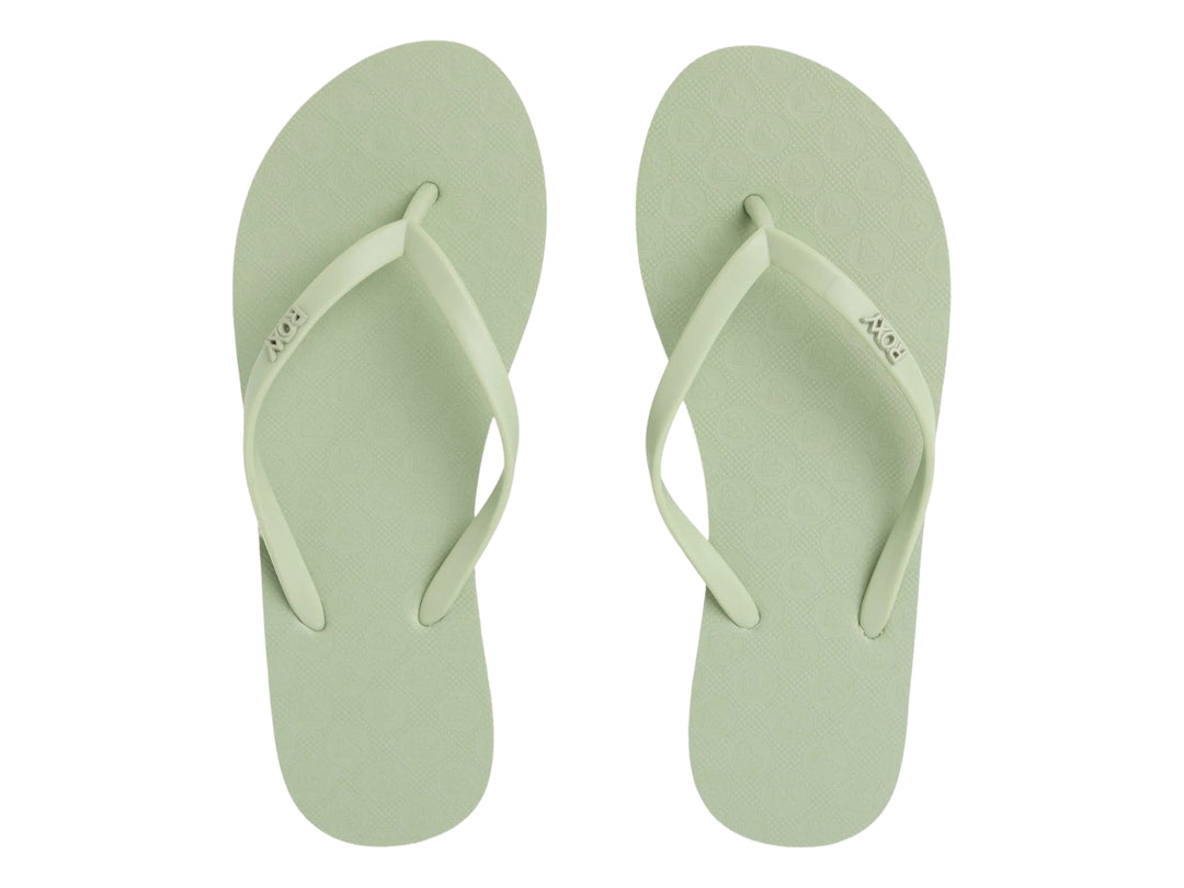 Sandalia de dedo Roxy en color verde laurel para mujer.