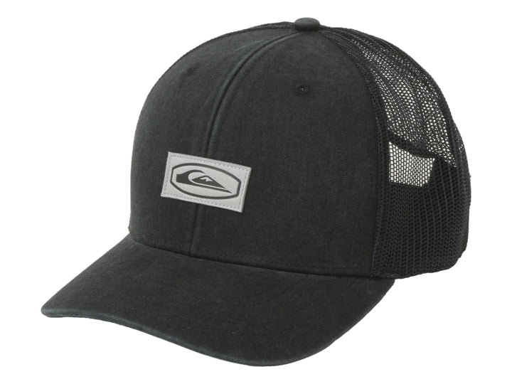 Gorra negra Quiksilver para hombre con visera y panel trasero de malla.