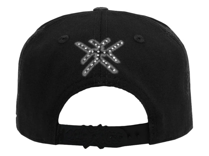 Gorra negra JC Hats con logotipo Leaders Only en rojo y blanco en la parte frontal.