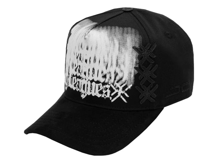 Gorra negra JC Hats con diseño gráfico blanco en la parte frontal y visera curva.