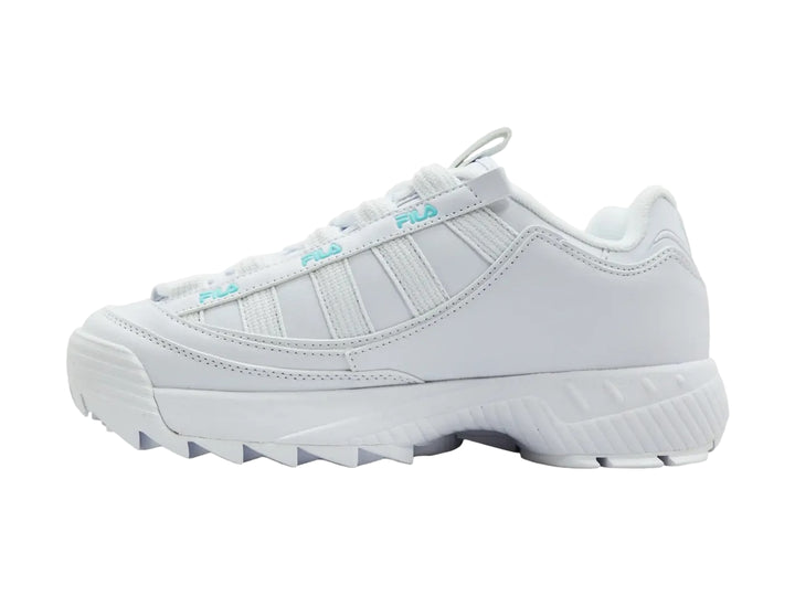Tenis FILA D-Formation blancos para mujer con detalles en azul claro y suela gruesa dentada.