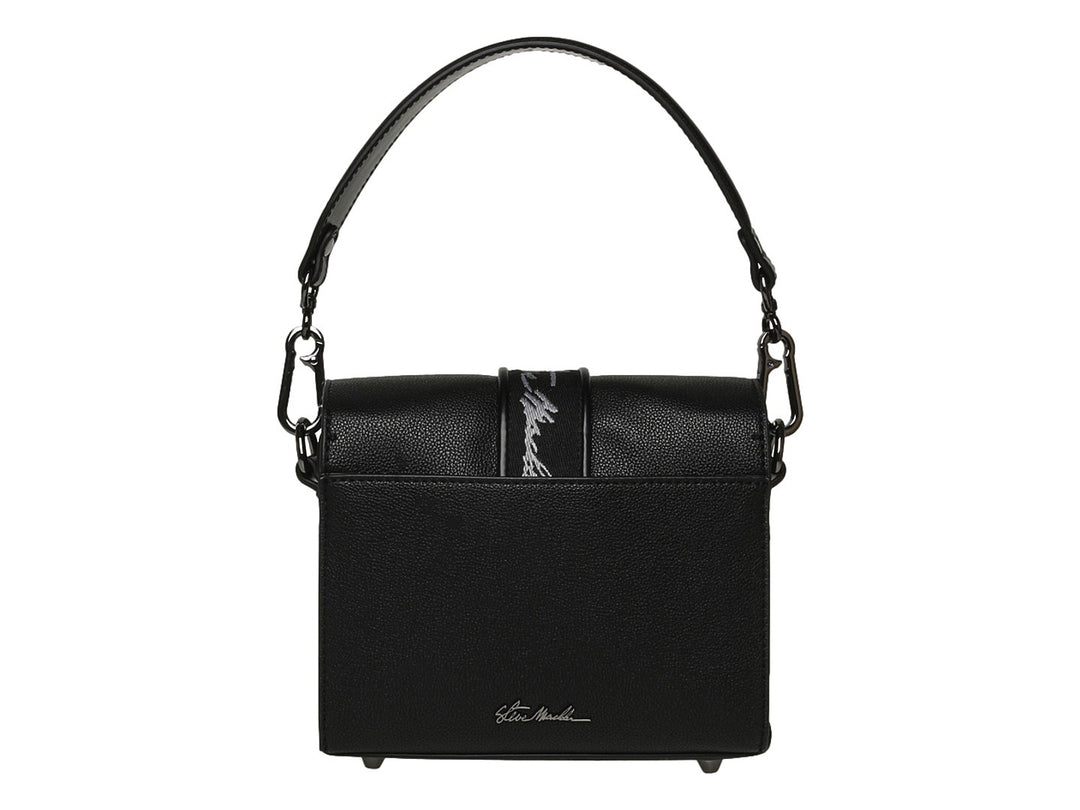 Bolso negro Steve Madden de forma rectangular con textura granulada, asa superior y detalles en color gunmetal.