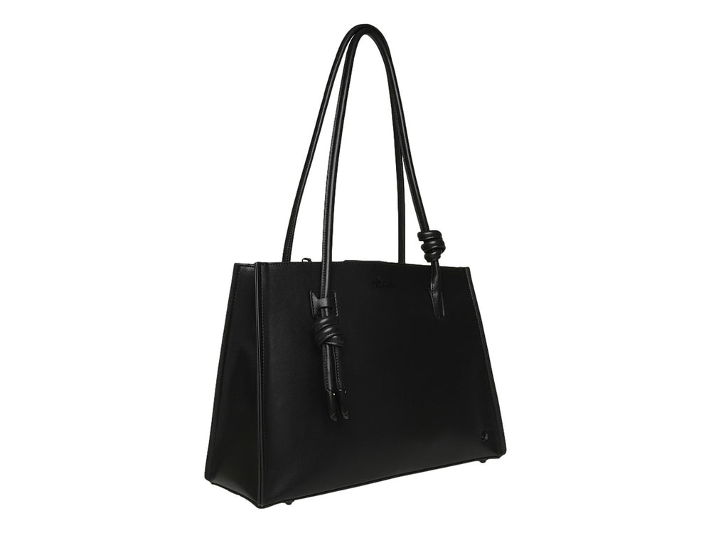 Bolso de mano Steve Madden color negro con diseño trapezoidal y asas con detalle de nudo.