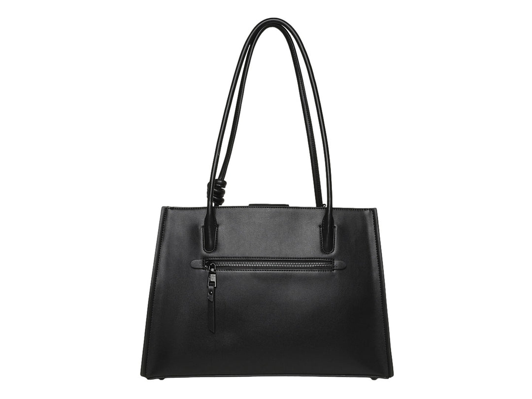 Bolso de mano Steve Madden color negro con diseño trapezoidal y asas con detalle de nudo.