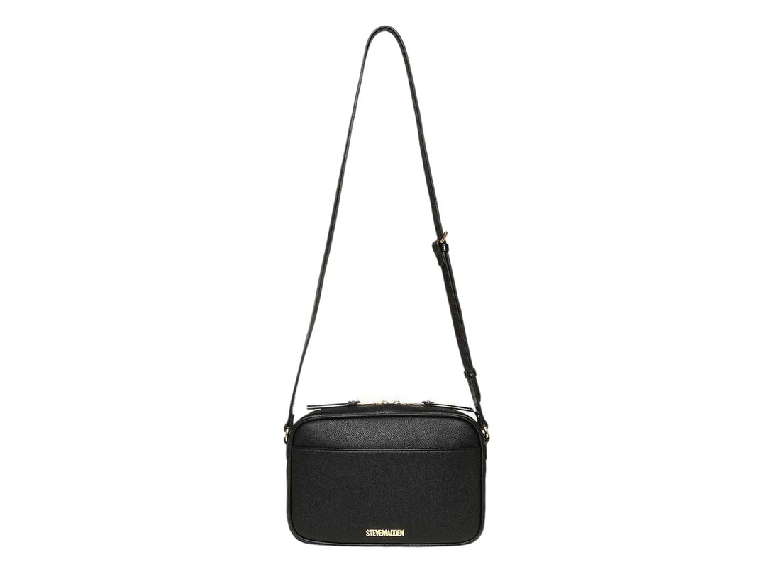 Bolso Steve Madden color negro con detalles en dorado y correa larga ajustable.