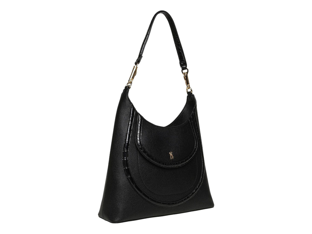 Bolso hobo Steve Madden color negro con detalles en dorado y textura granulada sobre fondo blanco.