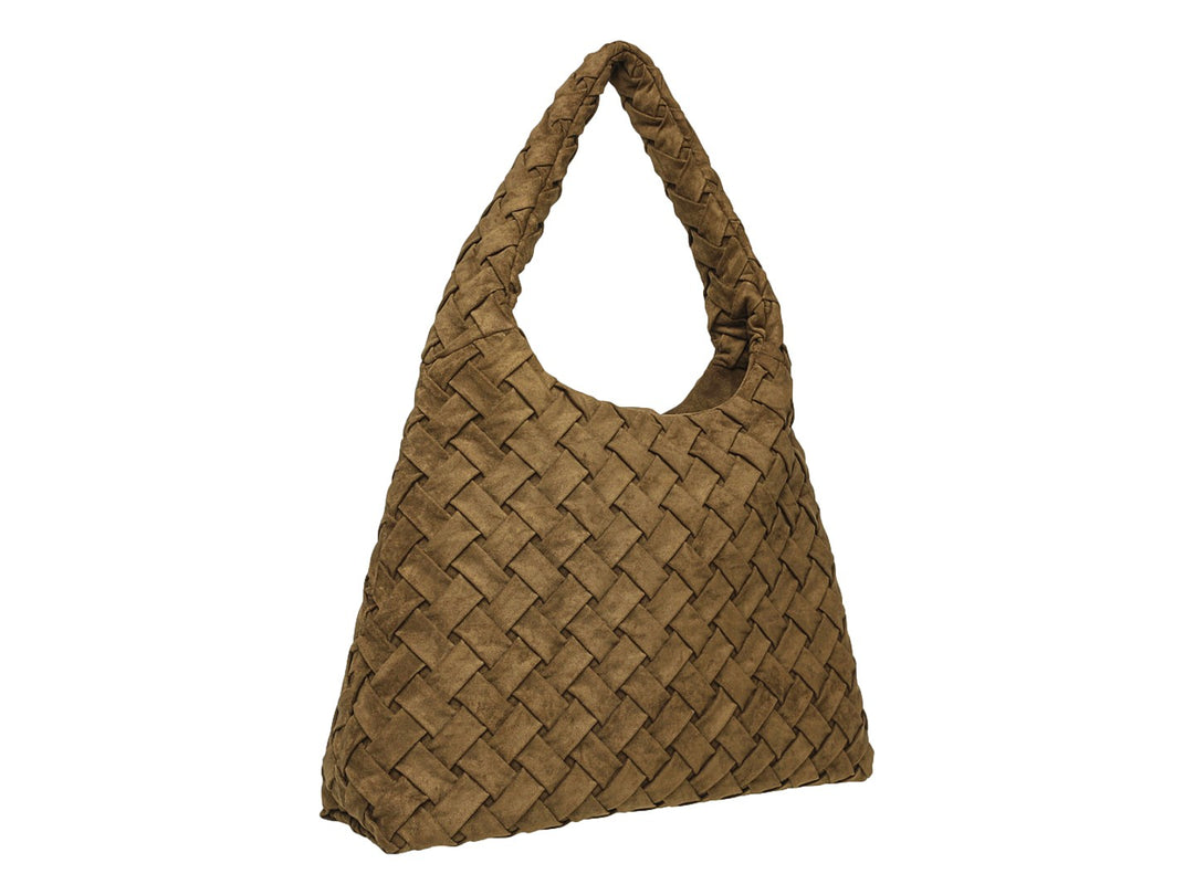 Bolsa Steve Madden color olivo con diseño de cuero tejido entrelazado y asa superior.