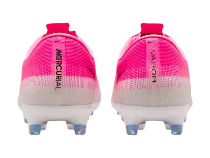 Taquete de fútbol Nike Vapor 17 Academy en color rosa y blanco para hombre.