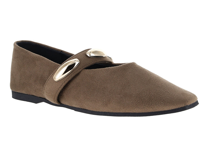 Zapato plano tipo ballerina color nutria con detalle metálico dorado en la parte superior.