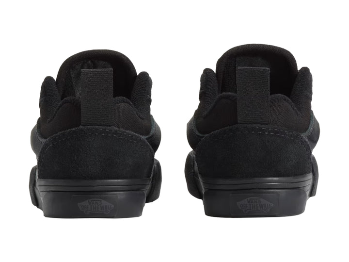 Tenis Vans Knu Skool color negro total para niño, vista lateral.