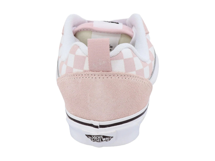 Tenis Vans Knu Skool para niña en color rosa pálido con patrón de cuadros blancos y suela blanca.