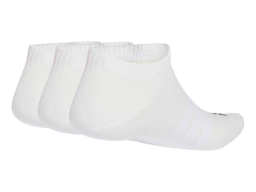 Pack de tres calcetines cortos Adidas en color blanco con rayas negras en la punta.