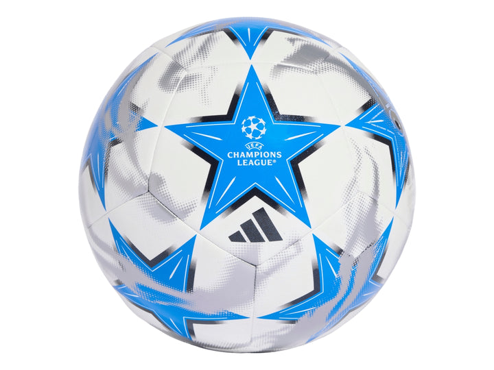 Balón de fútbol Adidas blanco con diseño de estrellas azules de la UEFA Champions League.