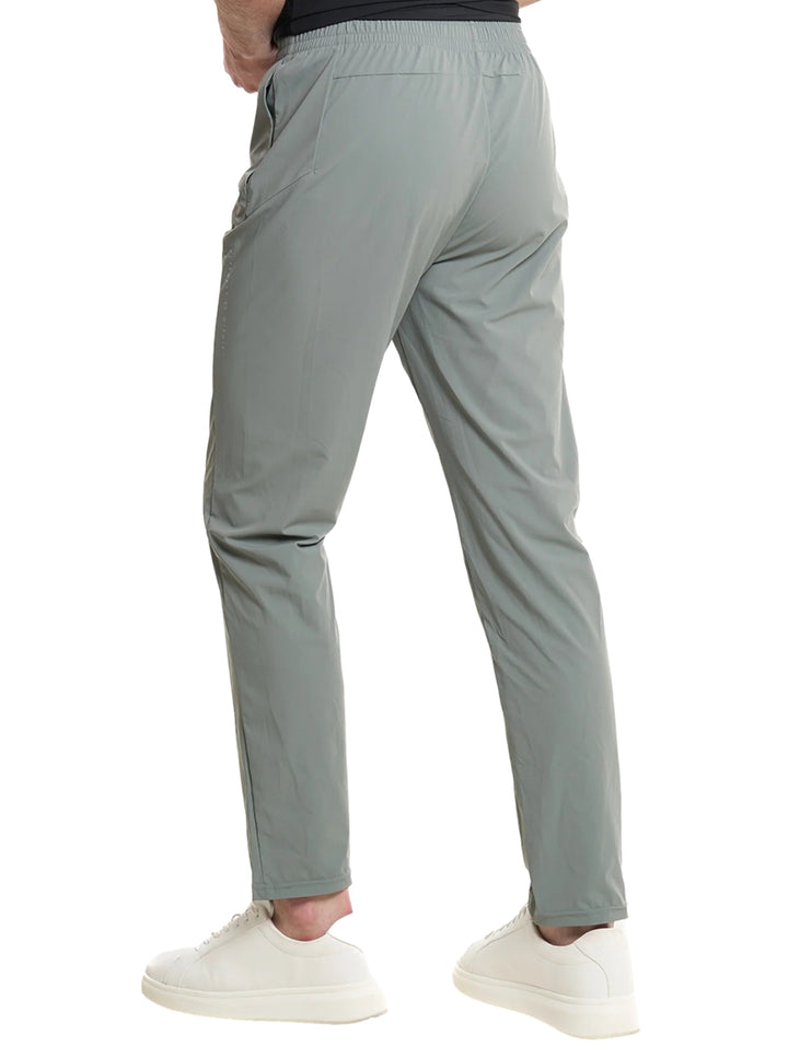Pantalones deportivos Everlast Fitness de color verde para hombre.