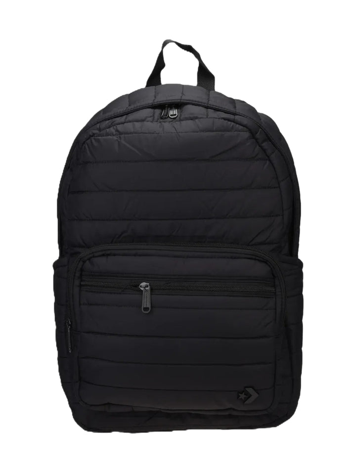 Mochila Converse color negro con diseño acolchado y compartimentos con cierre.