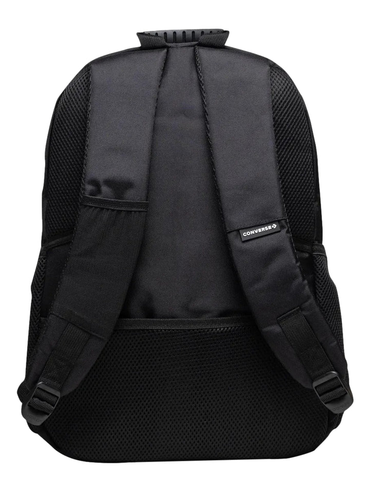 Mochila escolar Converse de color negro con logotipo frontal y asa superior.