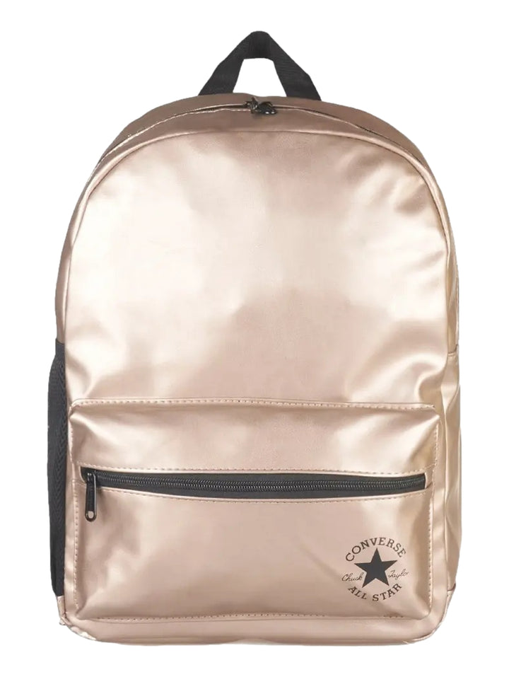 Mochila Converse color oro rosa con acabado metálico brillante y detalles en negro.