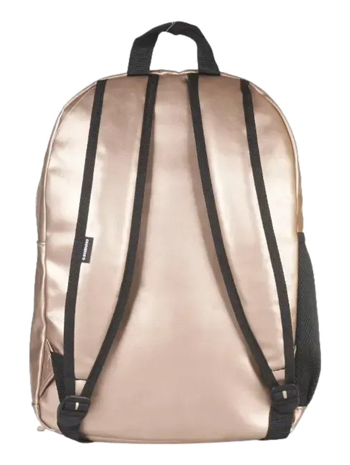 Mochila Converse color oro rosa con acabado metálico brillante y detalles en negro.