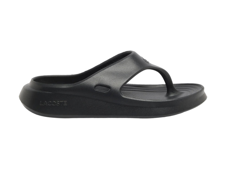 Sandalia Lacoste Meduz flip-flop de color gris oscuro para mujer con logo grabado en la suela.
