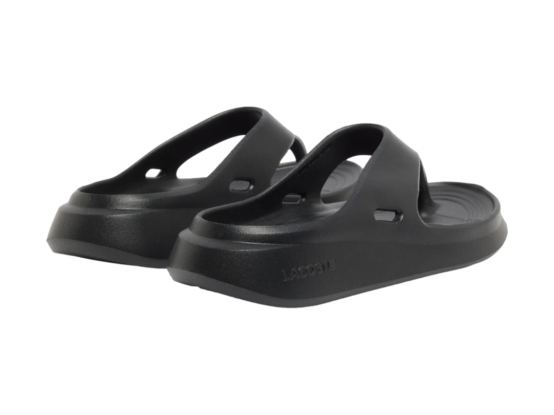 Sandalia Lacoste Meduz flip-flop de color gris oscuro para mujer con logo grabado en la suela.