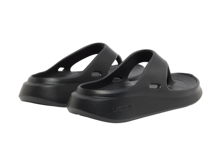 Sandalia Lacoste Meduz flip-flop de color gris oscuro para mujer con logo grabado en la suela.