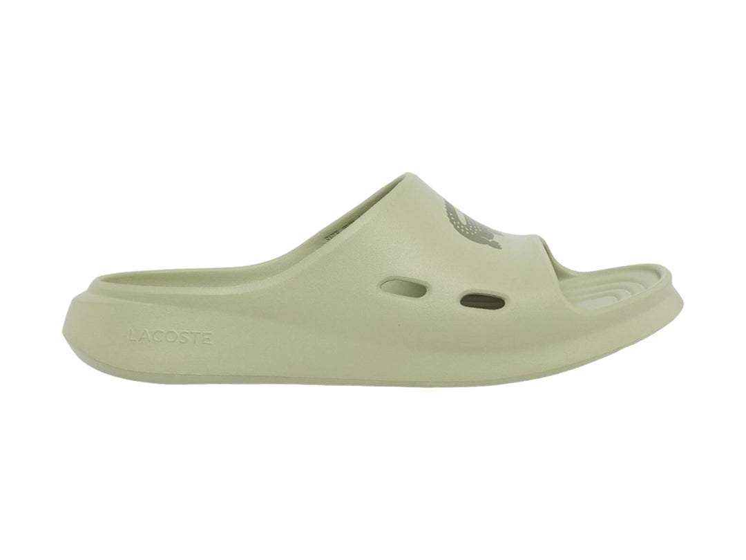 Sandalia Lacoste Meduz Slide color khaki para hombre con diseño minimalista y monocromático.