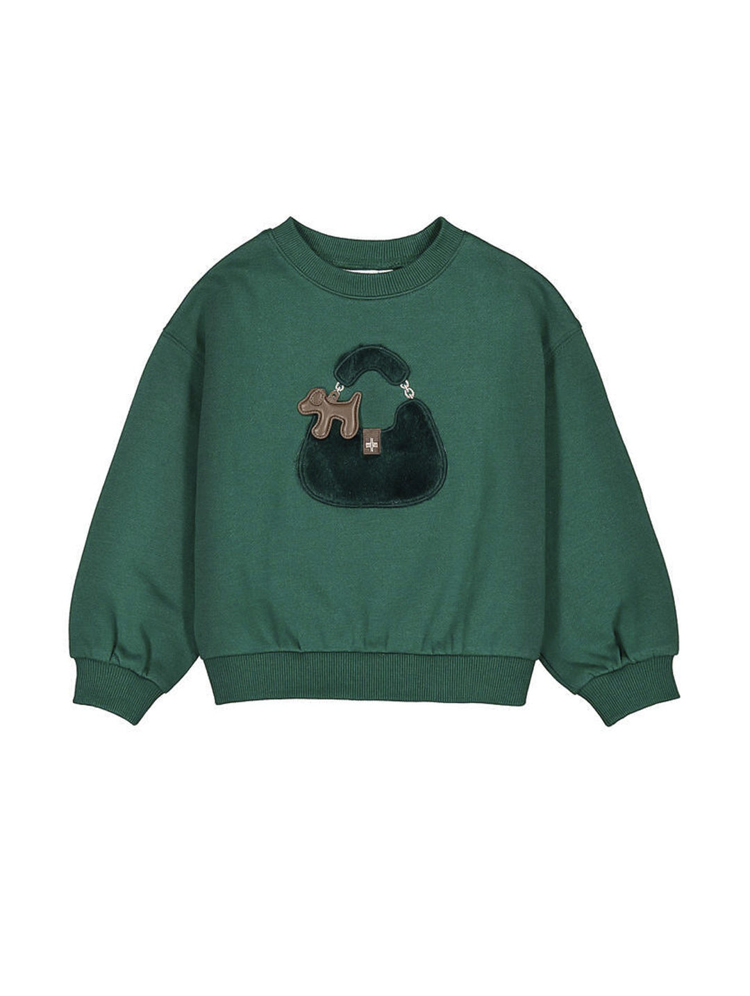 Suéter pullover color verde botella para niño con un parche decorativo en el centro del pecho.