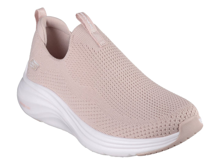 Tenis Skechers rosa para mujer, estilo slip-on con suela blanca y tejido transpirable.