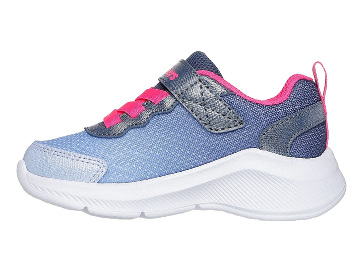 Tenis deportivos Skechers para niña en color azul con detalles en rosa y suela blanca.