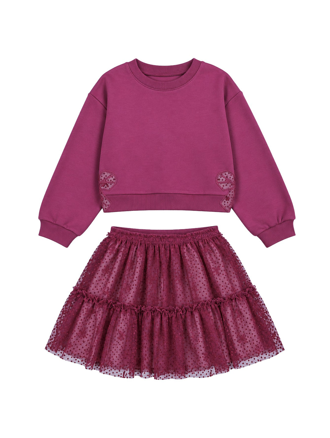 Conjunto de ropa para niña color framboise compuesto por una sudadera de manga larga y una falda de tul con volantes.