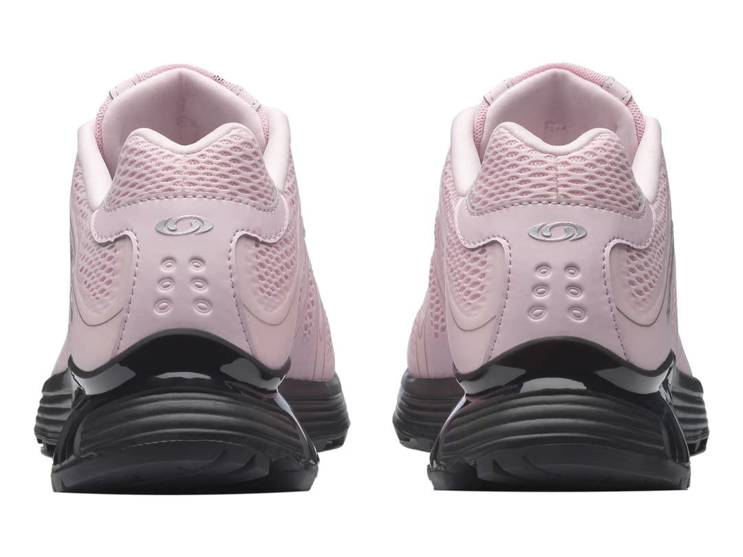 Tenis deportivos Salomon XT-Pathway 2 color rosa con suela negra para mujer.