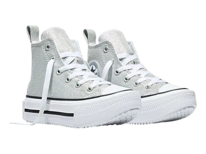 Tenis Converse de bota color gris brillante con plataforma blanca y detalles en negro para niña.