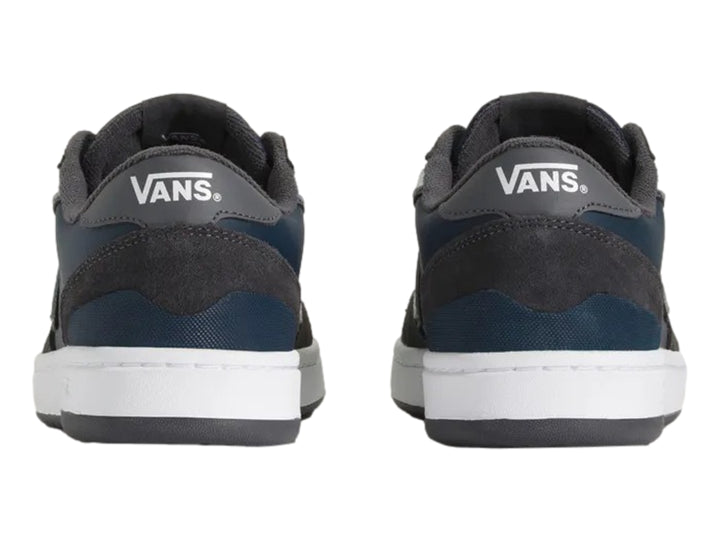 Tenis Vans Lowland 2.0 color azul oscuro con suela blanca y detalles en gamuza.