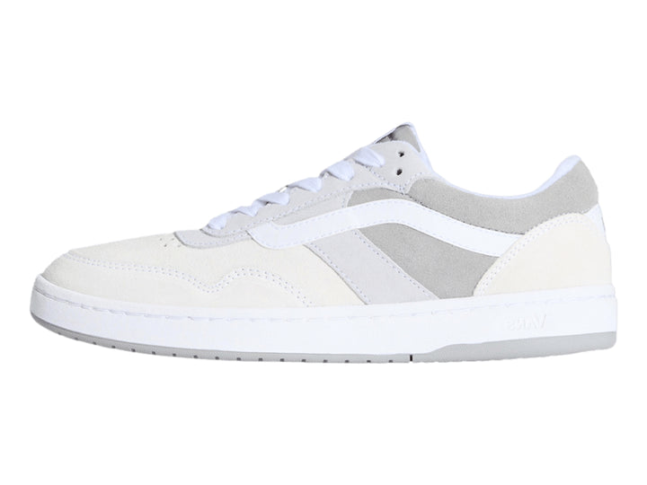 Tenis Vans Cruze 3.0 en color gris claro y blanco, diseño de corte bajo con cordones blancos.