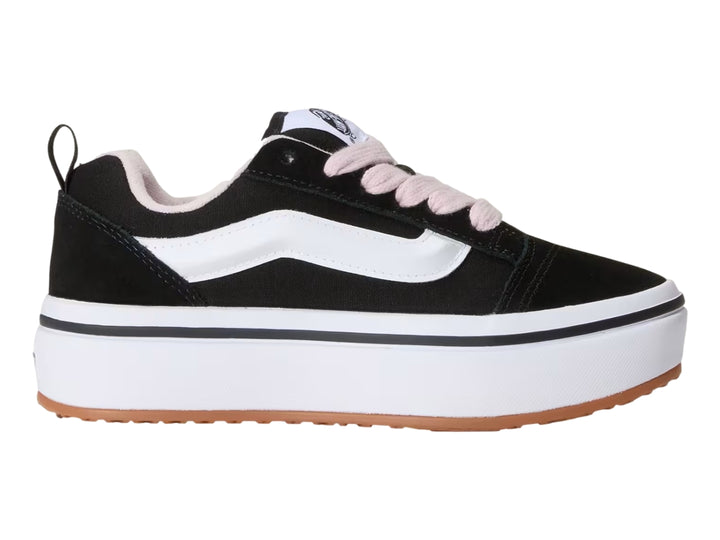 Tenis Vans negros con suela de plataforma blanca y agujetas rosas para junior.