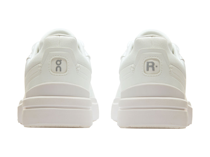 Tenis On Cloud The Roger Advantage color blanco para hombre, diseño minimalista y moderno.