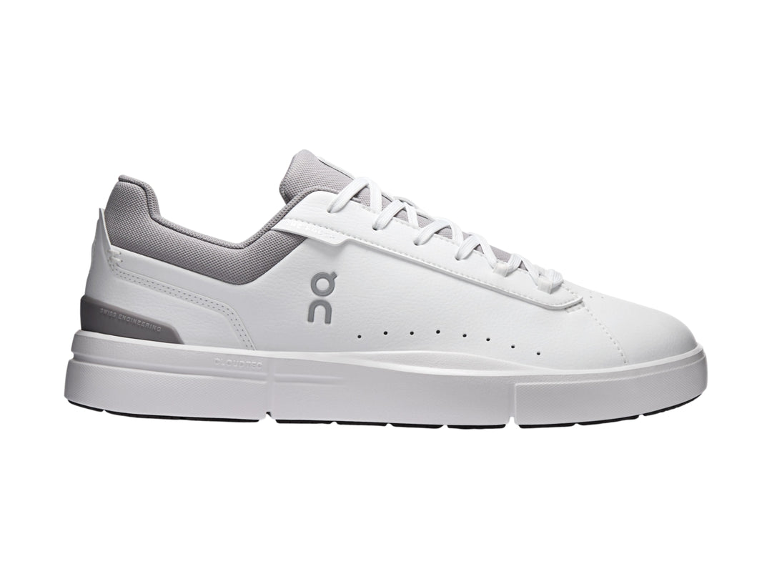 Tenis On Cloud The Roger Advantage color blanco con detalles en gris para hombre.