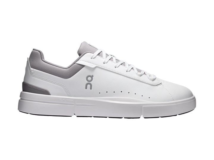 Tenis On Cloud The Roger Advantage color blanco con detalles en gris para hombre.