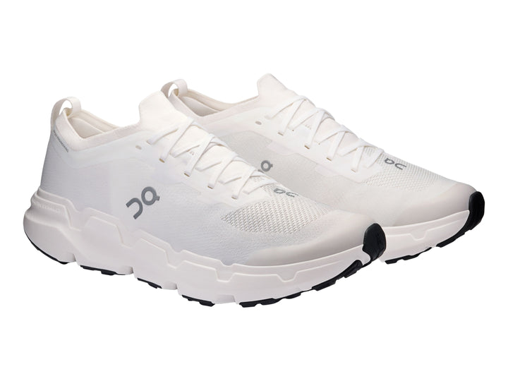 Tenis deportivos On Cloud Cloudsoma color blanco para hombre con suela blanca y base negra.