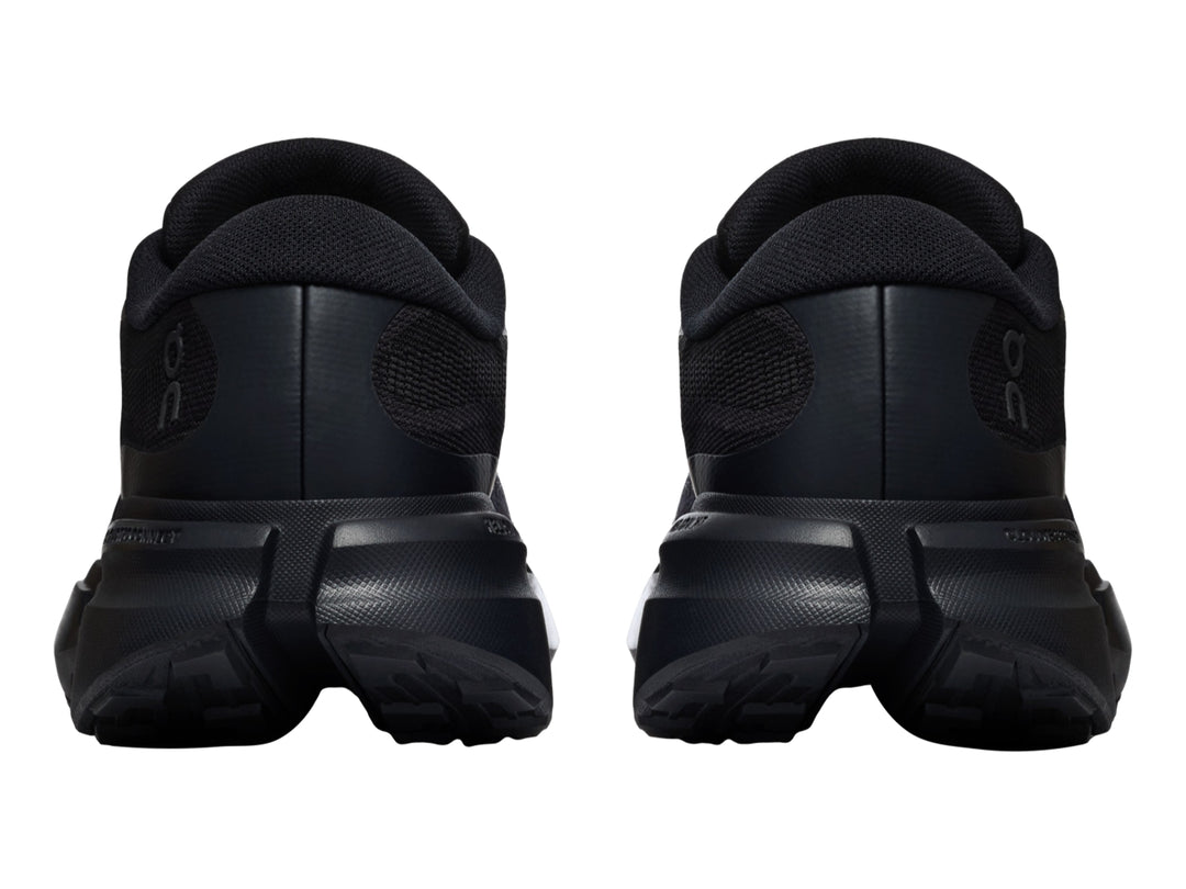 Tenis deportivos On Cloud Cloudsoma Hike en color negro para hombre con suela robusta.