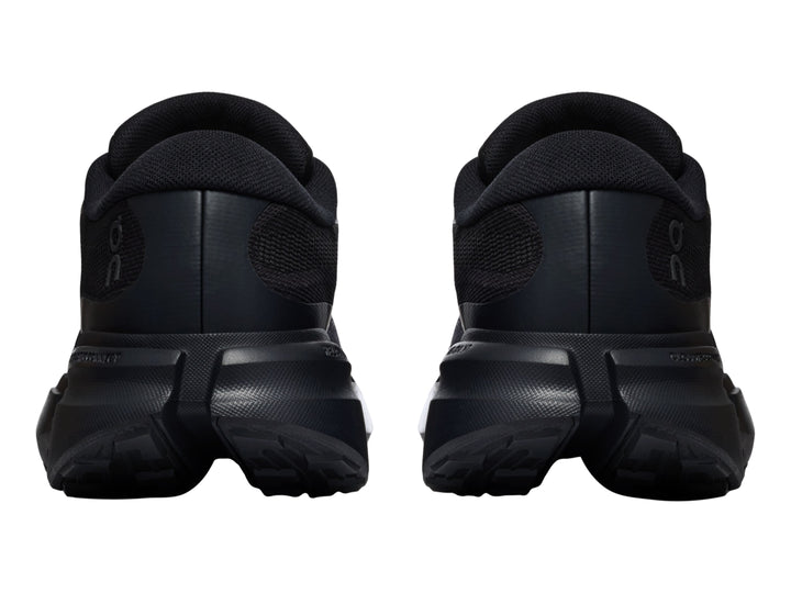 Tenis deportivos On Cloud Cloudsoma Hike en color negro para hombre con suela robusta.