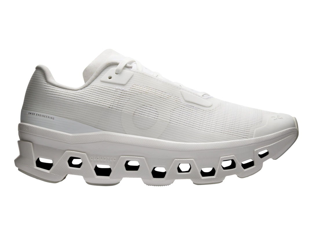 Tenis deportivos On Cloud Cloudmonster Void en color blanco para mujer.
