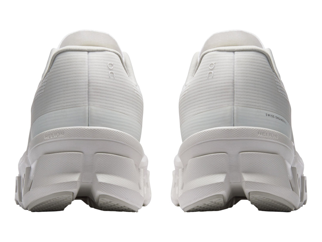 Tenis deportivos On Cloud Cloudmonster Void en color blanco para mujer.