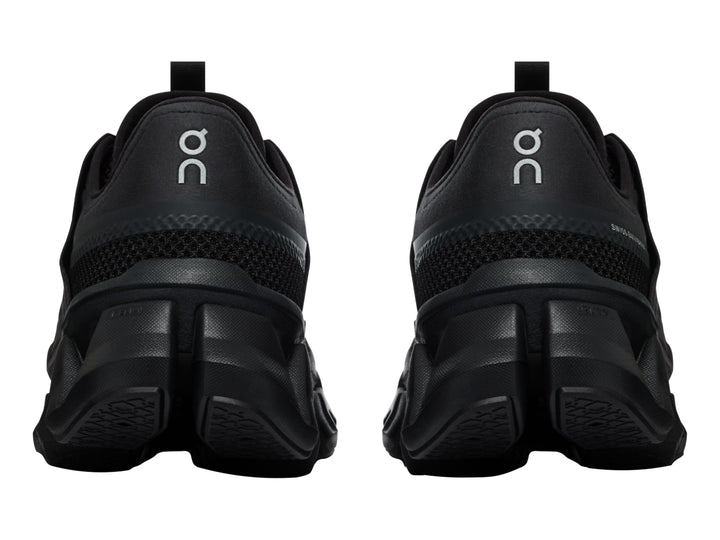 Tenis deportivos On Cloud Cloudswift Amp color negro para mujer con suela amortiguada.
