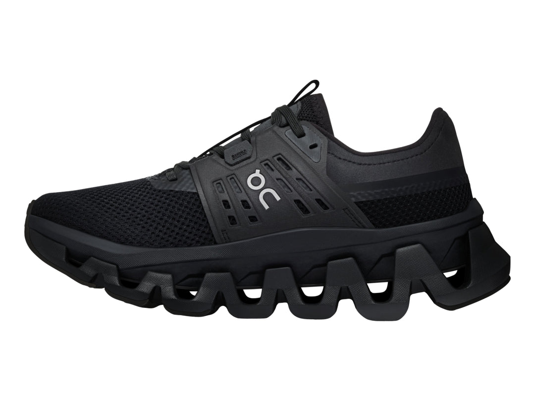Tenis deportivos On Cloud Cloudswift Amp color negro para mujer con suela amortiguada.