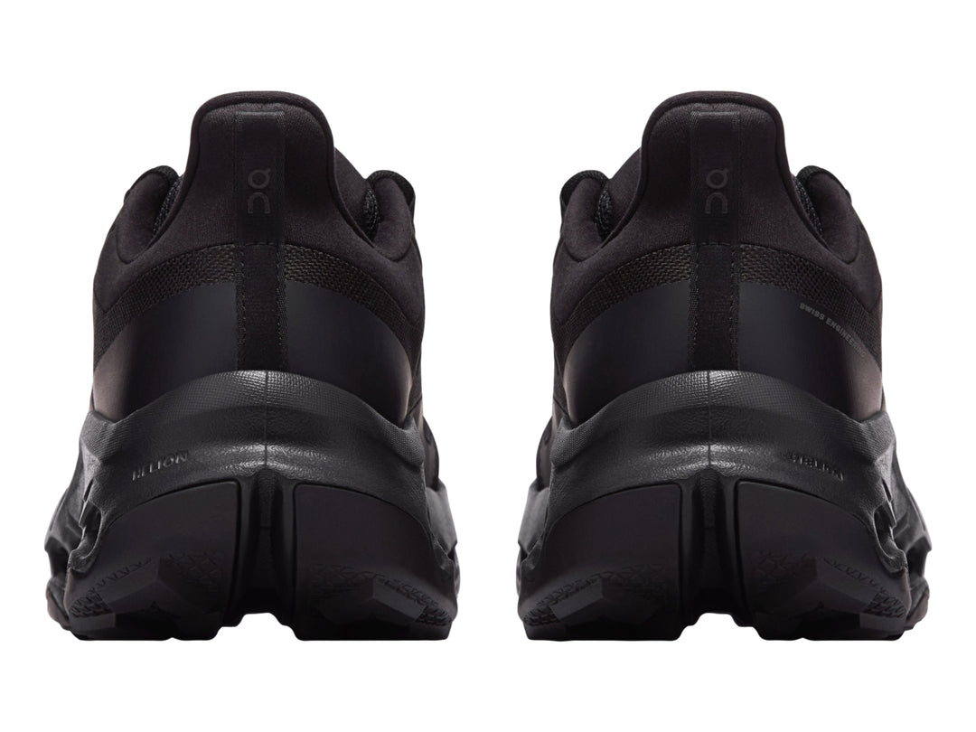 Tenis deportivos On Cloudhorizon 2 WP en color negro para hombre con suela tecnológica perforada.