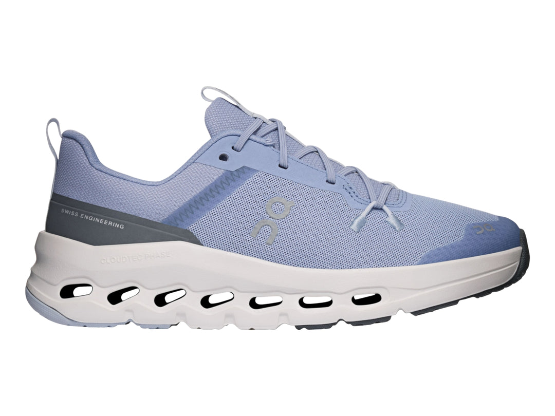 Tenis deportivos On Cloud Cloudleap en color azul claro y blanco para niña junior.