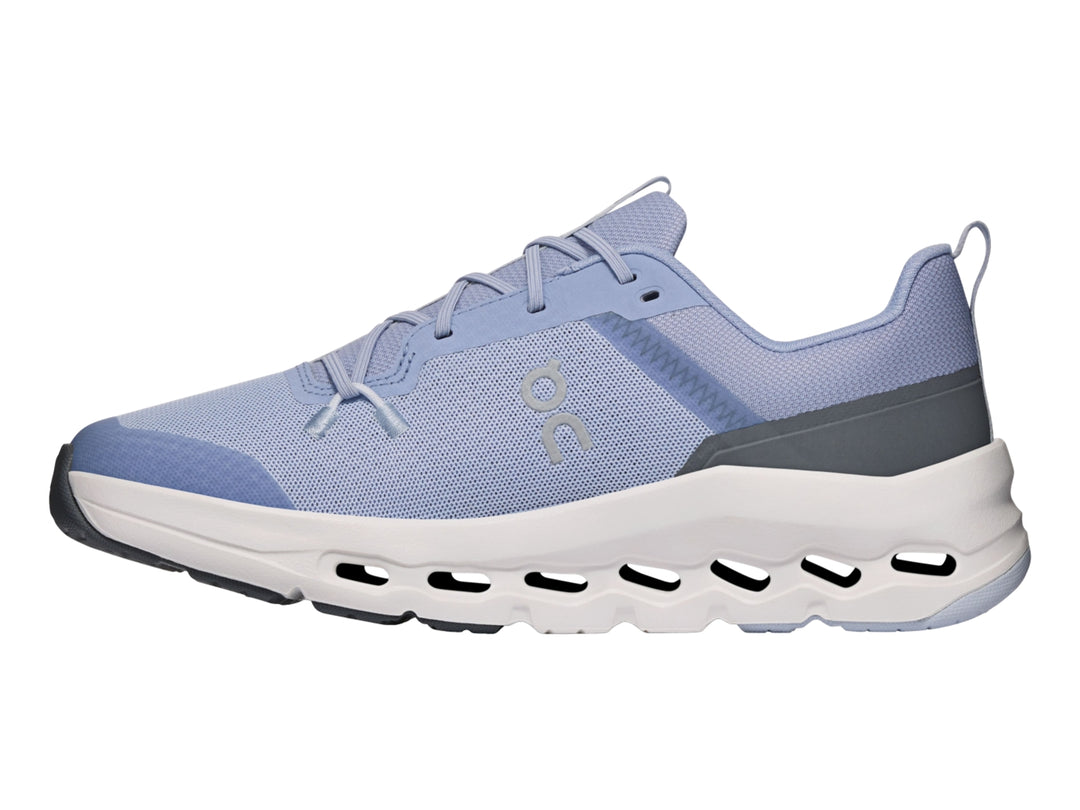 Tenis deportivos On Cloud Cloudleap en color azul claro y blanco para niña junior.
