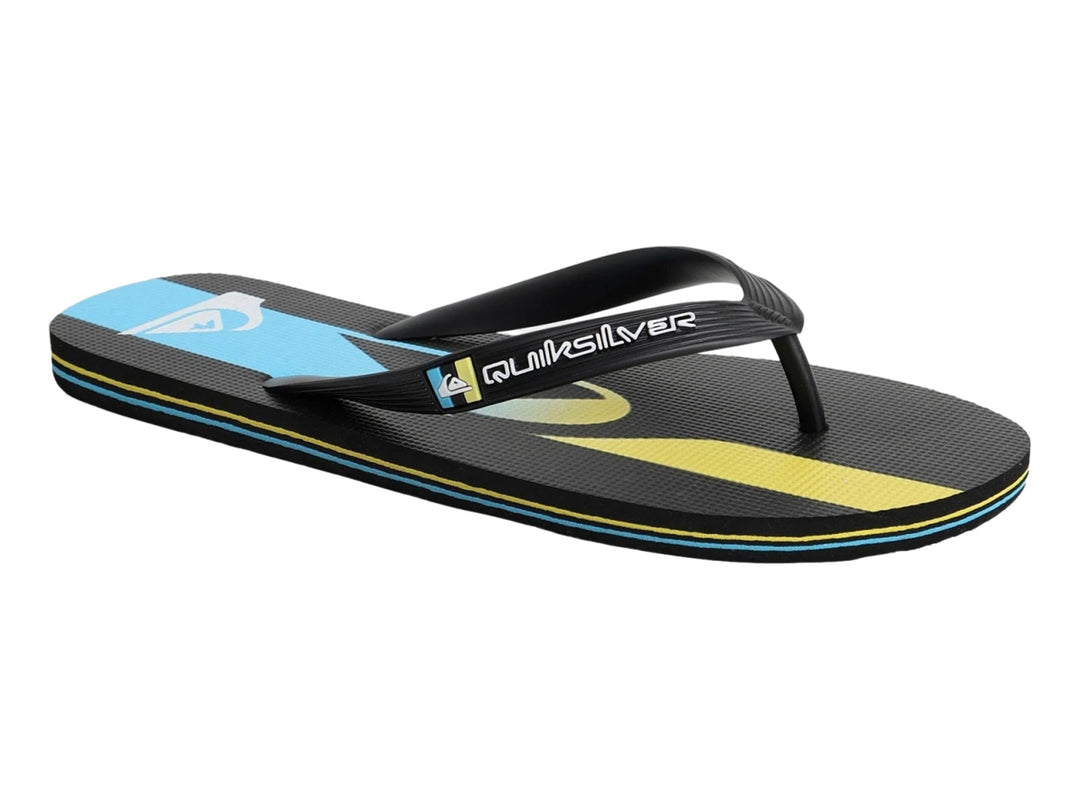 Sandalia de dedo Quiksilver color negro con franjas decorativas en azul y amarillo.