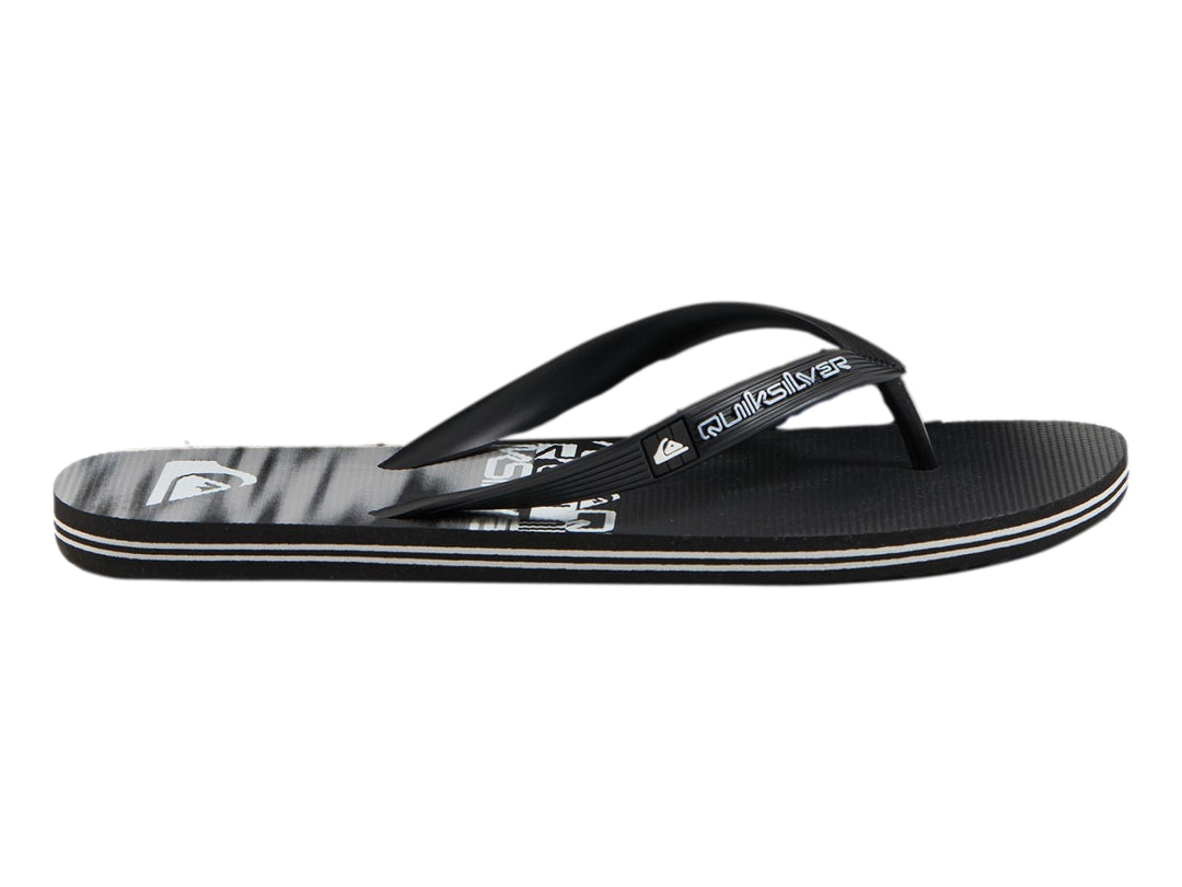 Sandalia de dedo Quiksilver en colores gris, negro y blanco con diseño gráfico en la plantilla.